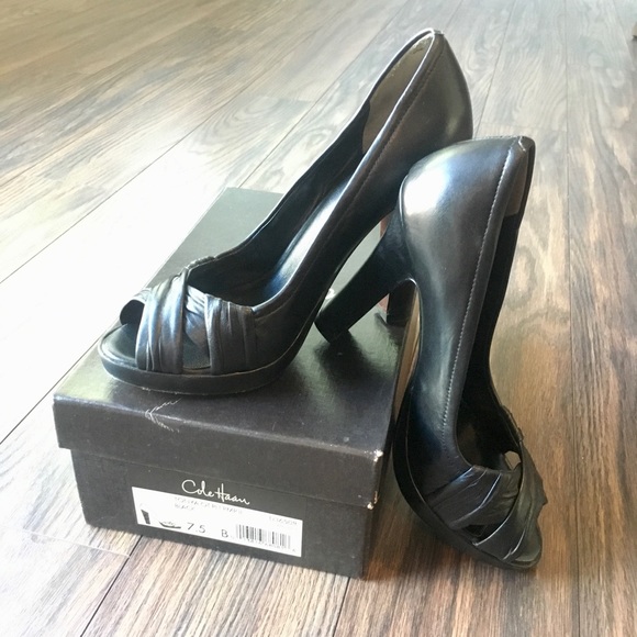 Cole Haan Tonya Pump - Picture 1 of 6